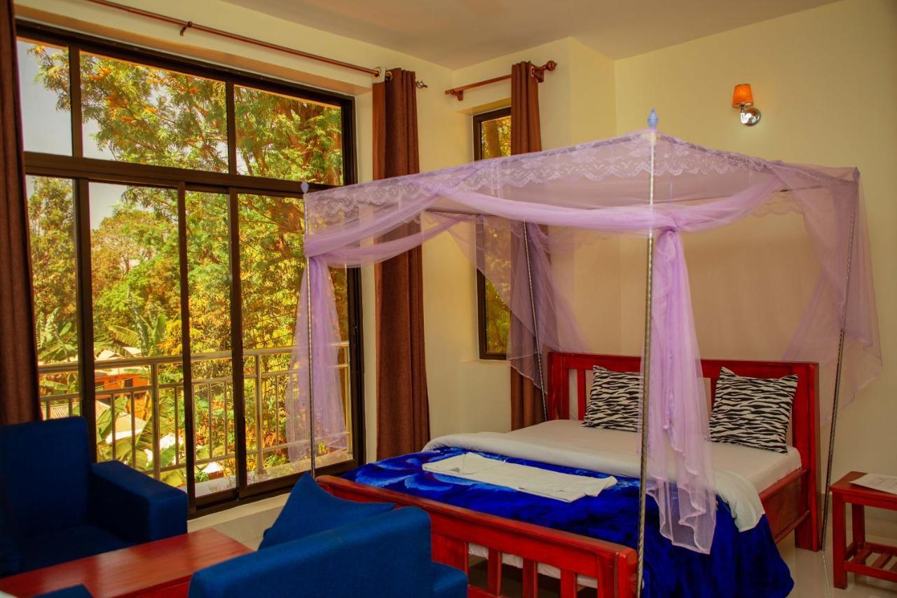Kitano Tours And Safaris - Kilimanjaro White House Hotel - Tanzania Serengeti Safari & Mount Kilimanjaro Climbing In Moshi Exterior foto